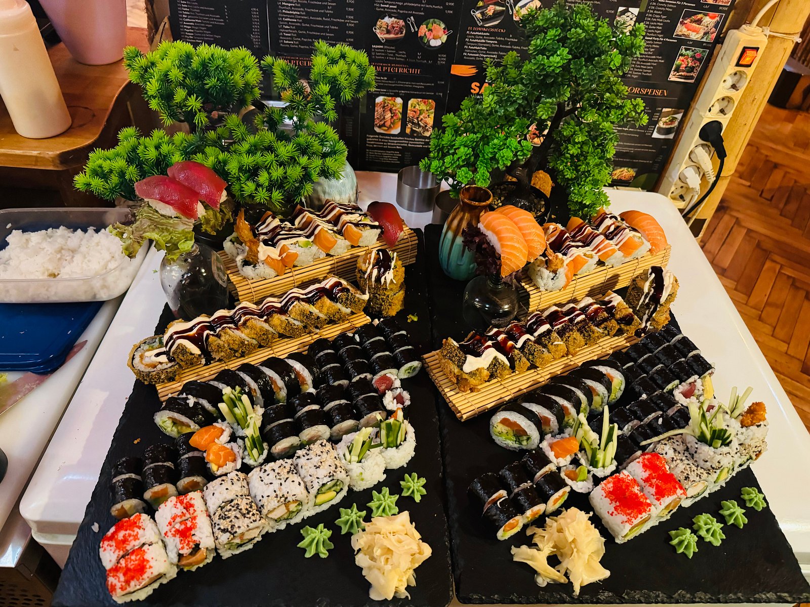 Vielfältige Sushi-Auswahl bei SAMDI